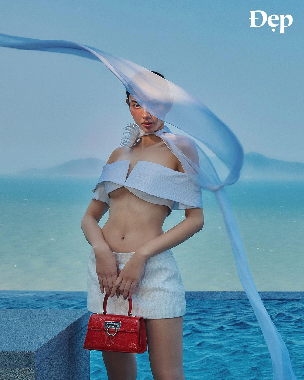 Tinh khôi đầy quyến rũ với ảnh gái mặc bikini màu trắng