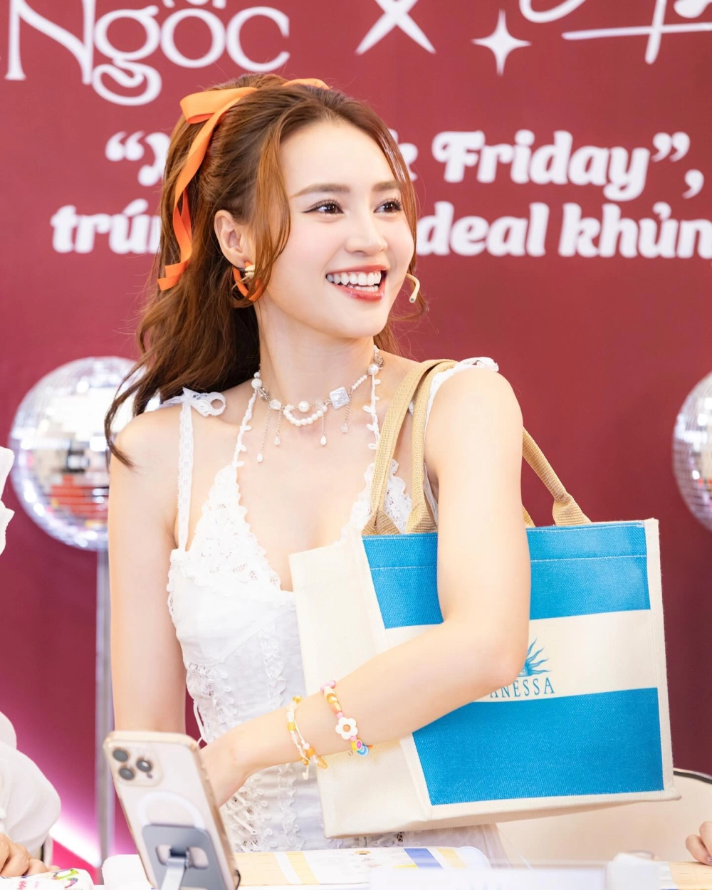 Hình ảnh con gái xinh dễ thương Instagram dễ mến và nhẹ nhàng