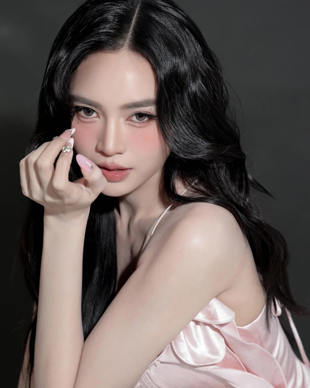 Trang trí với hình nền gái xinh dễ thương Instagram cực xinh