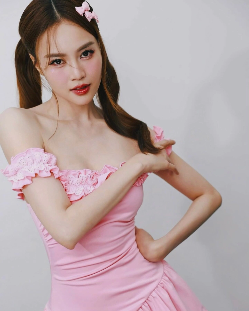 Thêm ngọt ngào với hình nền con gái xinh dễ thương Instagram