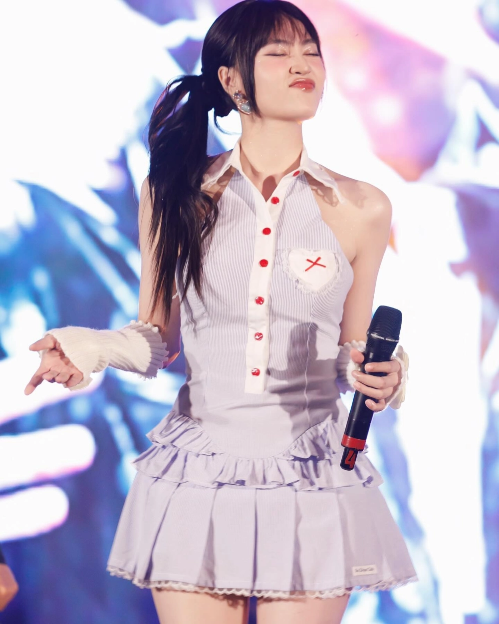 Khám phá ngay hình nền gái xinh cho điện thoại miễn phí cực hot