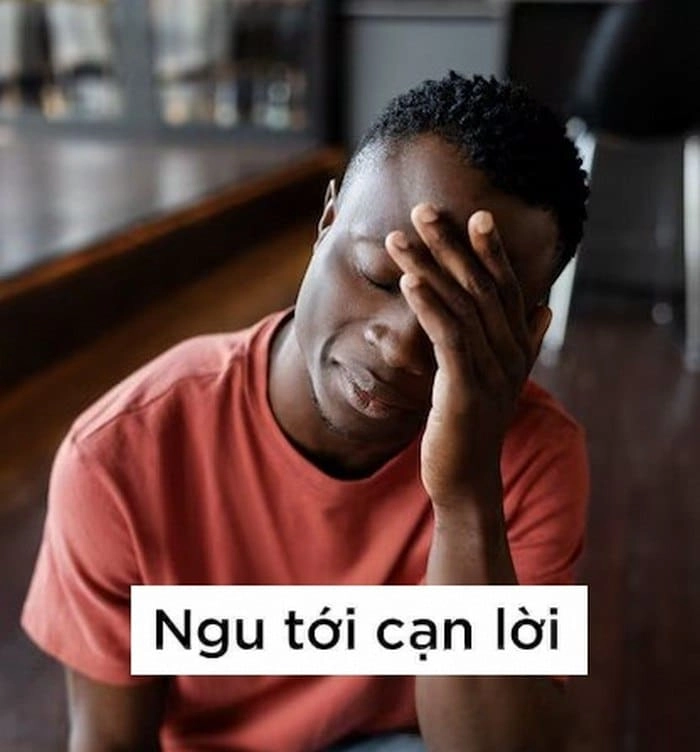 Bất ngờ cực đại với meme anh da đen ôm đầu bất ngờ