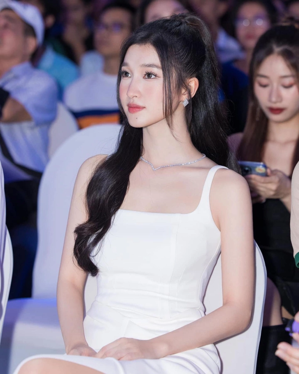 Xem ngay tik tok gái đẹp cực chất với thần thái ngút ngàn