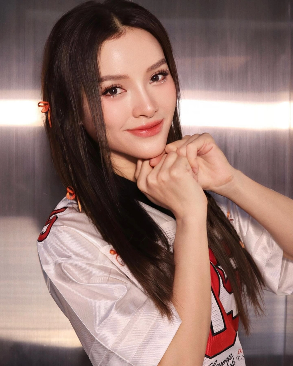 Ảnh gia đình với nghi vấn Phương Trinh Jolie có con riêng