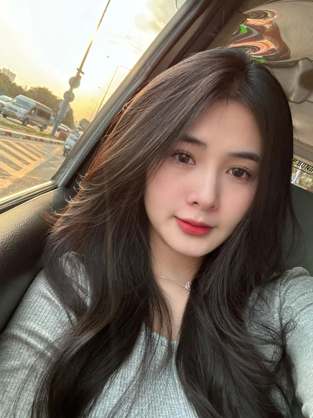 Ảnh thích hợp cho phần giới thiệu tiểu sử Quỳnh Alee