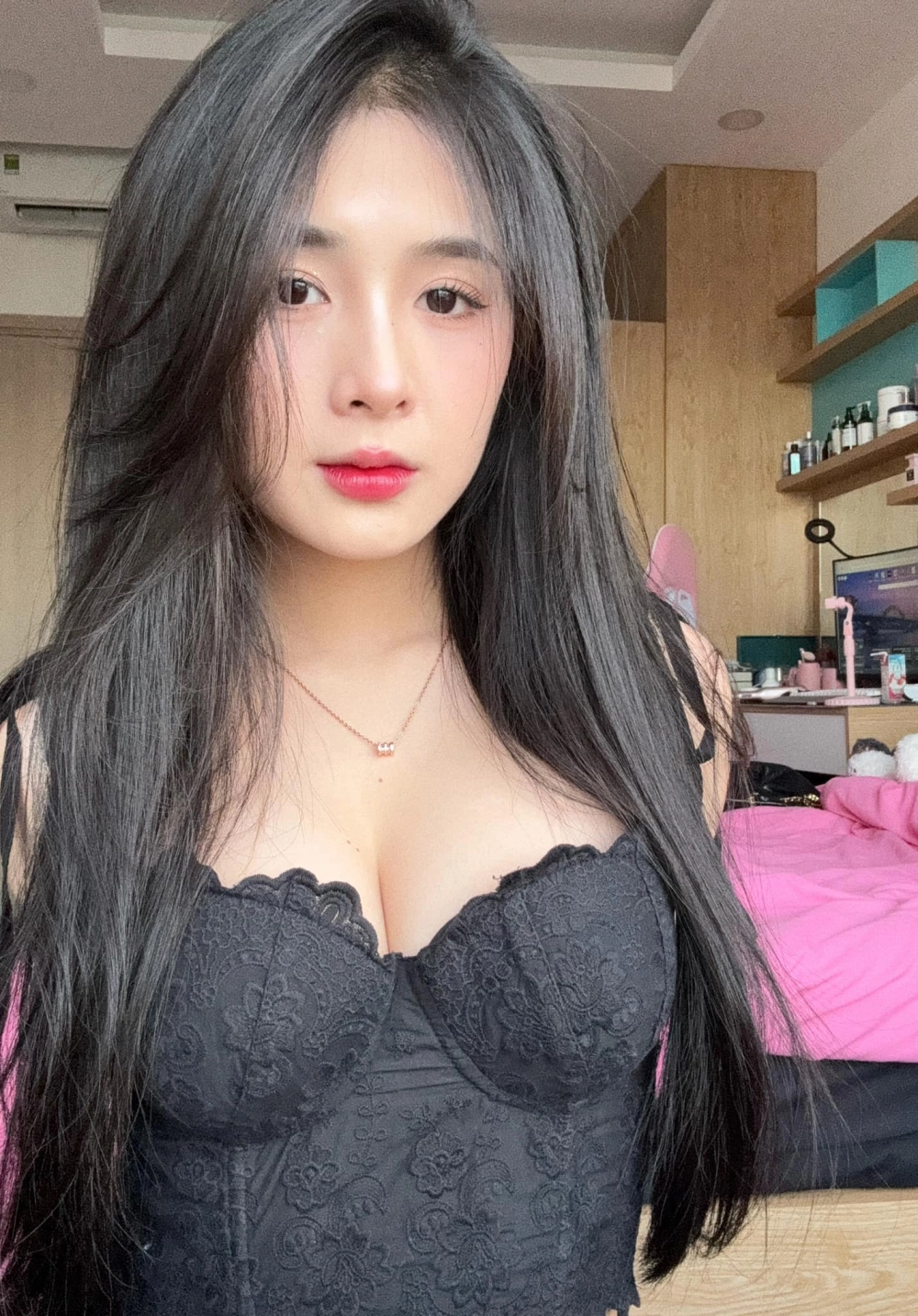 Ảnh chân dung giúp bạn giải đáp Quỳnh Alee là ai