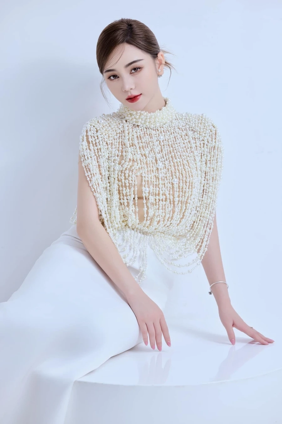 Nhan sắc tự nhiên khiến fan hỏi về Quỳnh Kool phẫu thuật