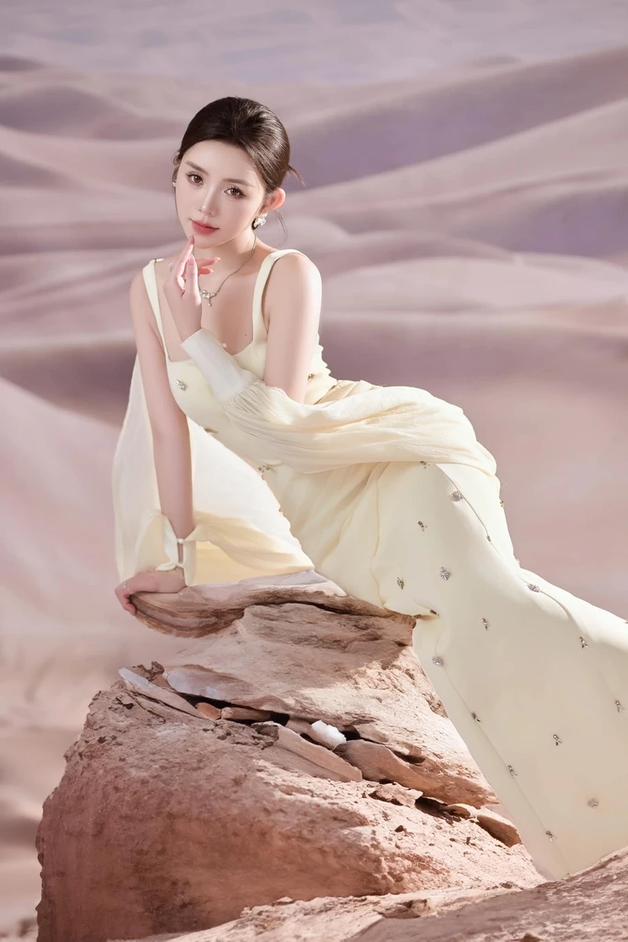 Khoảnh khắc đời thường khiến dân mạng tò mò Quỳnh Kool lấy chồng chưa