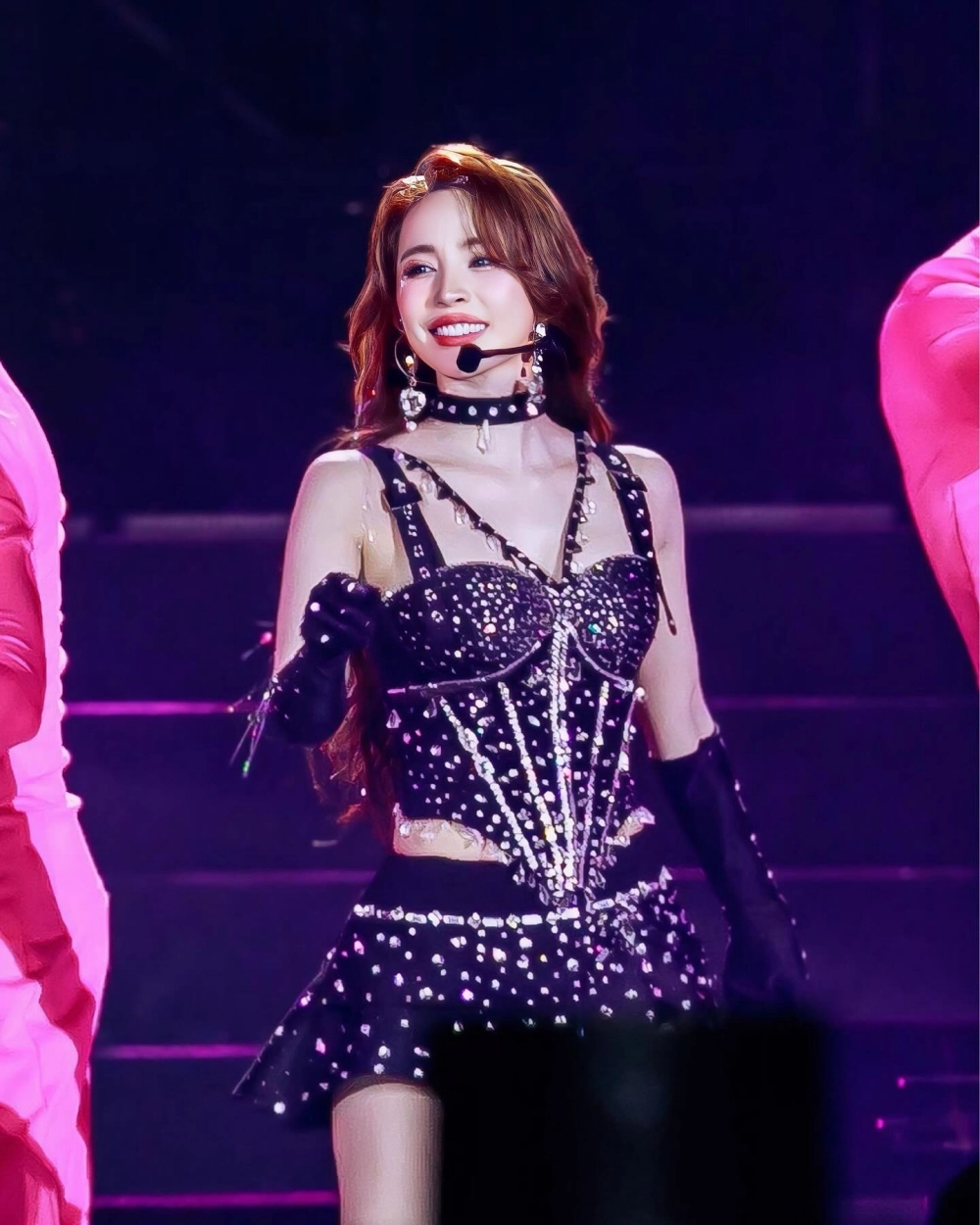 Ảnh đại diện dùng cho bài viết giới thiệu Quỳnh Nga là ai