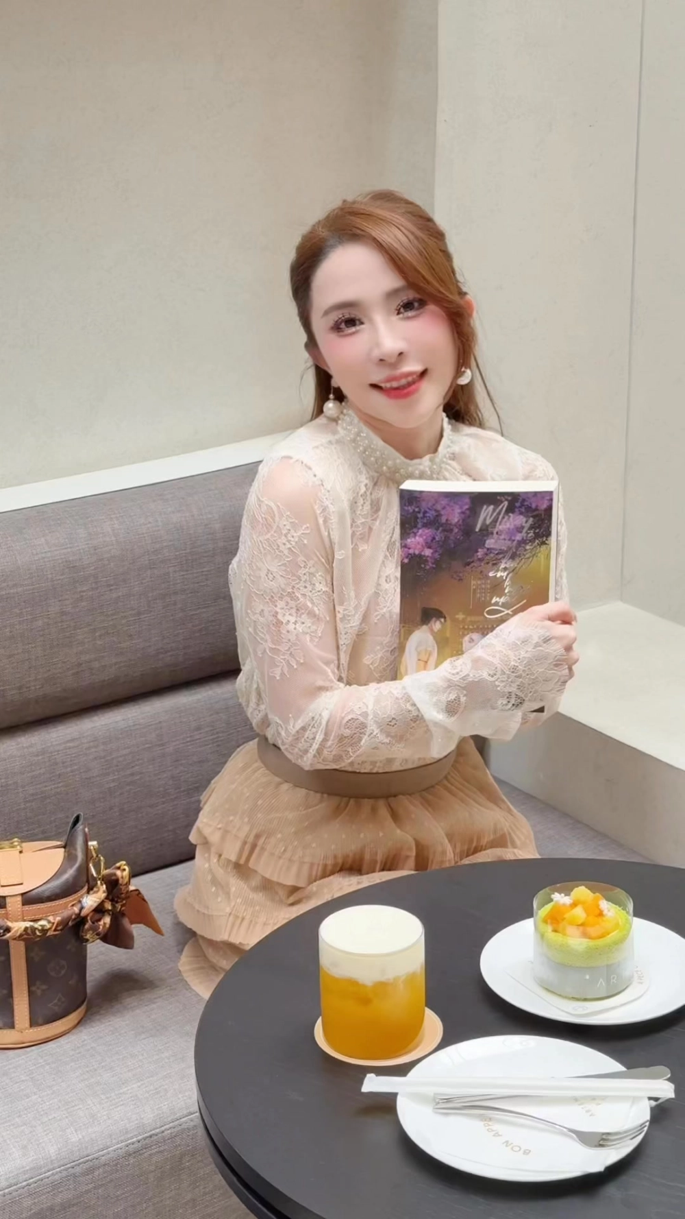 Ảnh toàn thân nổi bật giúp ước lượng Quỳnh Nga cao bao nhiêu