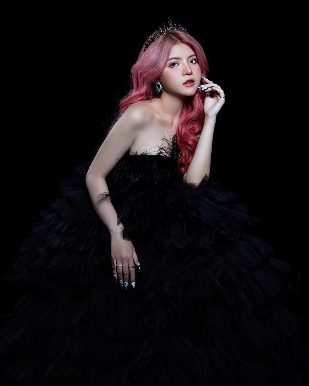 Ảnh cận mặt chất lượng hé lộ tên thật của Reency Ngô