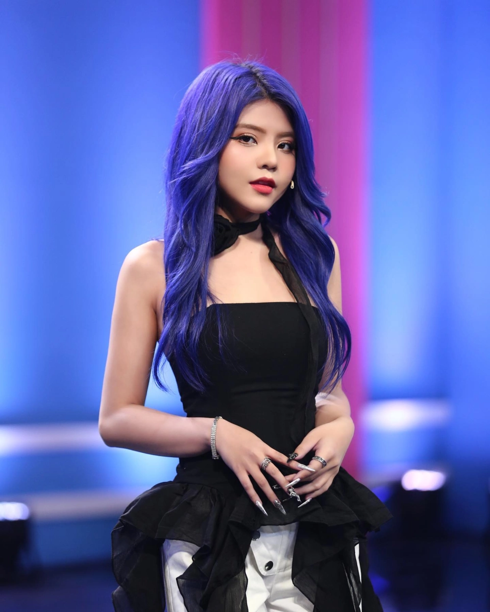 Visual chất ngầu, khó nhầm lẫn của Reency Ngô ngầu