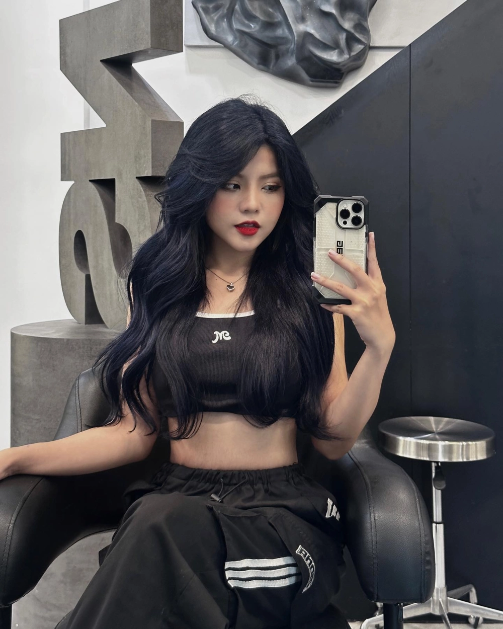 Góc ảnh thân thiết khiến fan tò mò Reency Ngô có chị em sinh đôi không