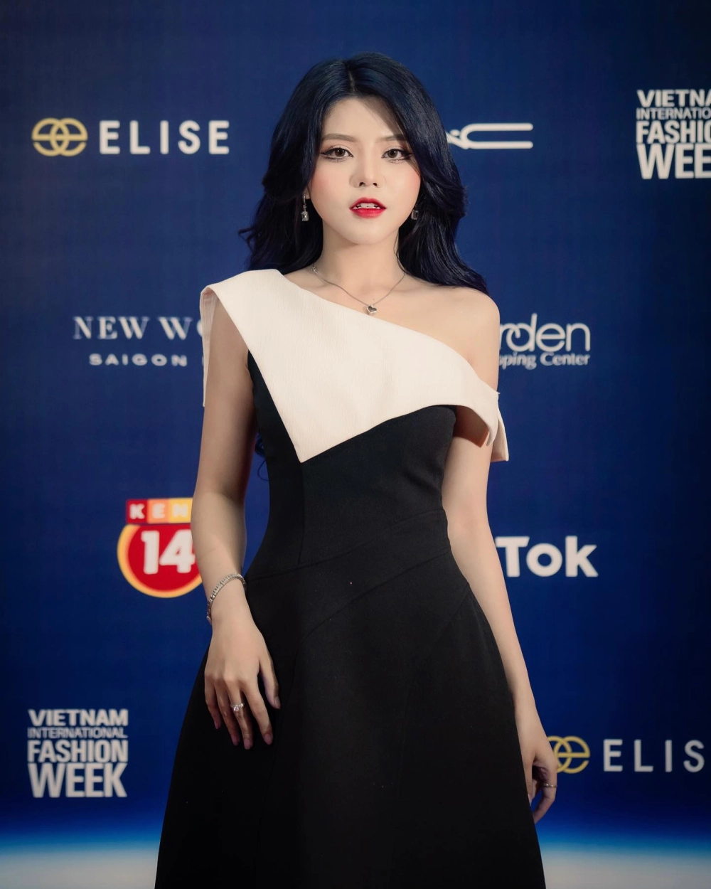 Khoảnh khắc trend viral trên Reency Ngô TikTok