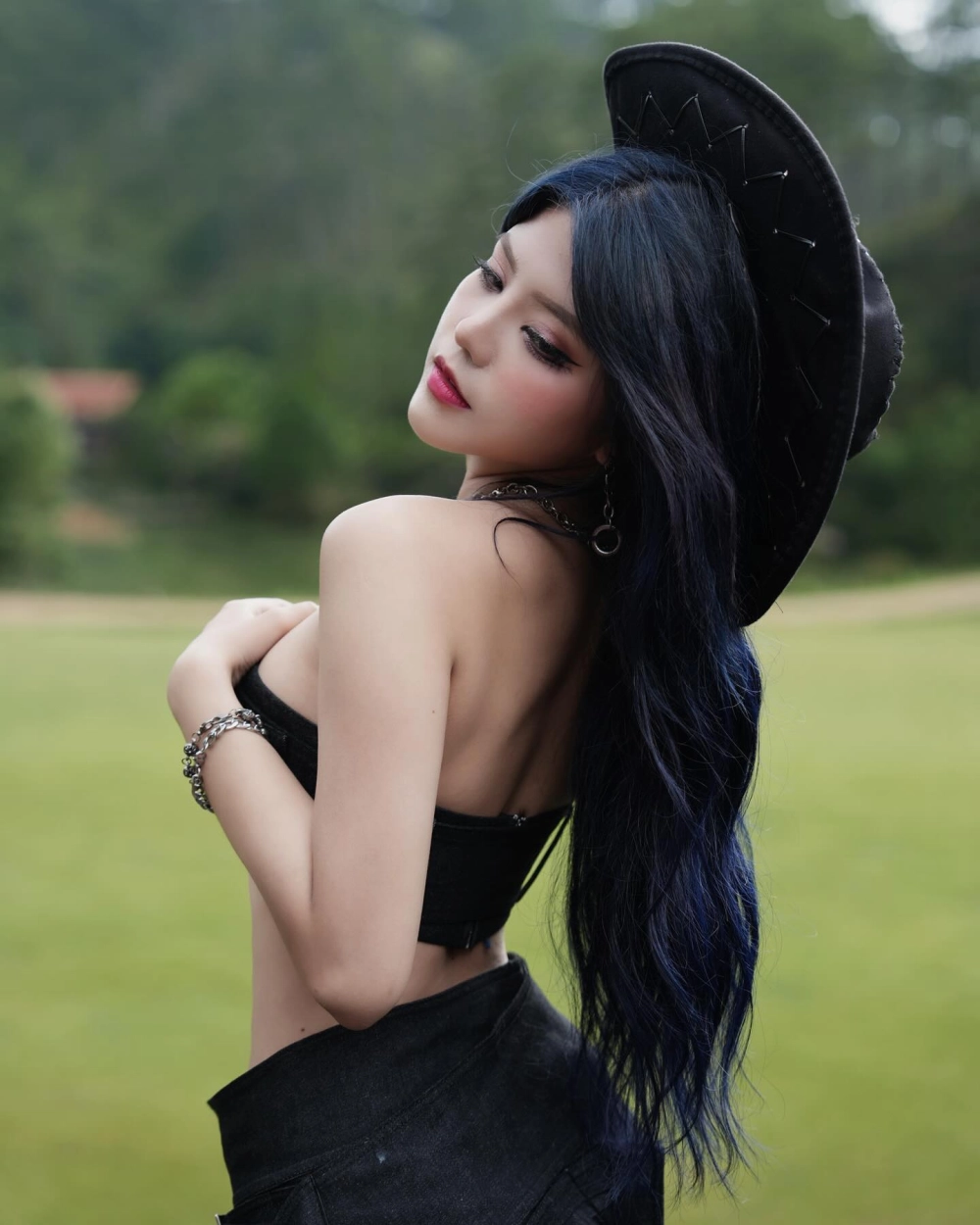 Visual full-body để đoán Reency Ngô cao bao nhiêu