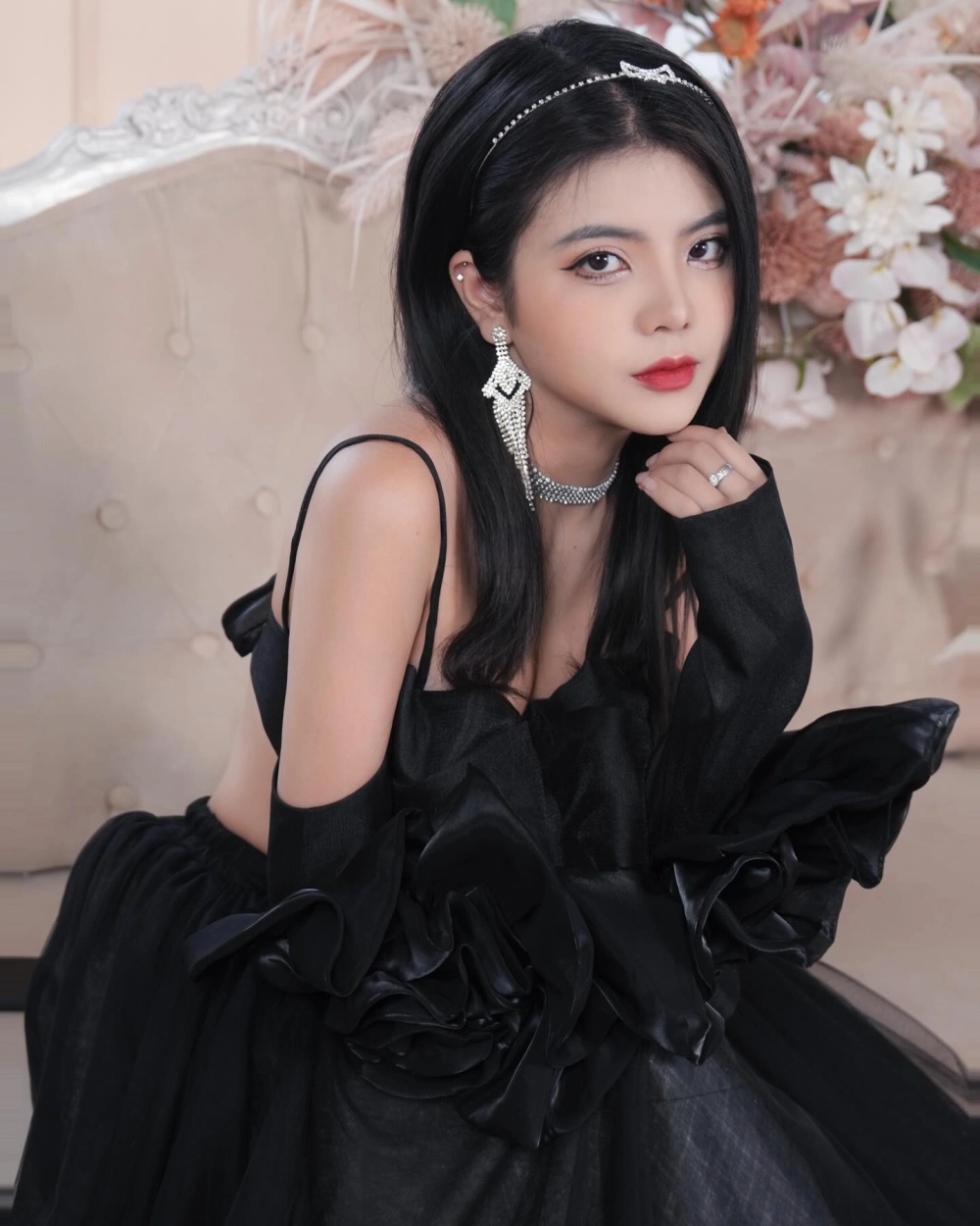 Ảnh cặp đôi nhẹ nhàng gây chú ý về ny của Reency Ngô là ai