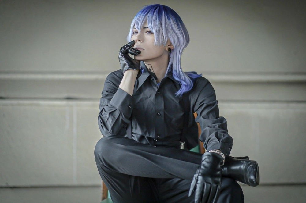 Haitani Rindou cosplay thể hiện thần thái lạnh