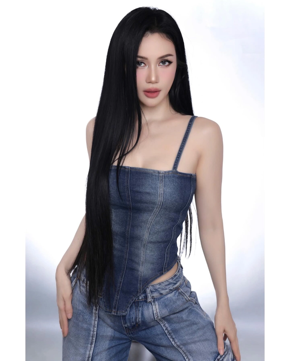 Góc ảnh hoài niệm gợi nhớ một mình nhạc sĩ Thanh Tùng