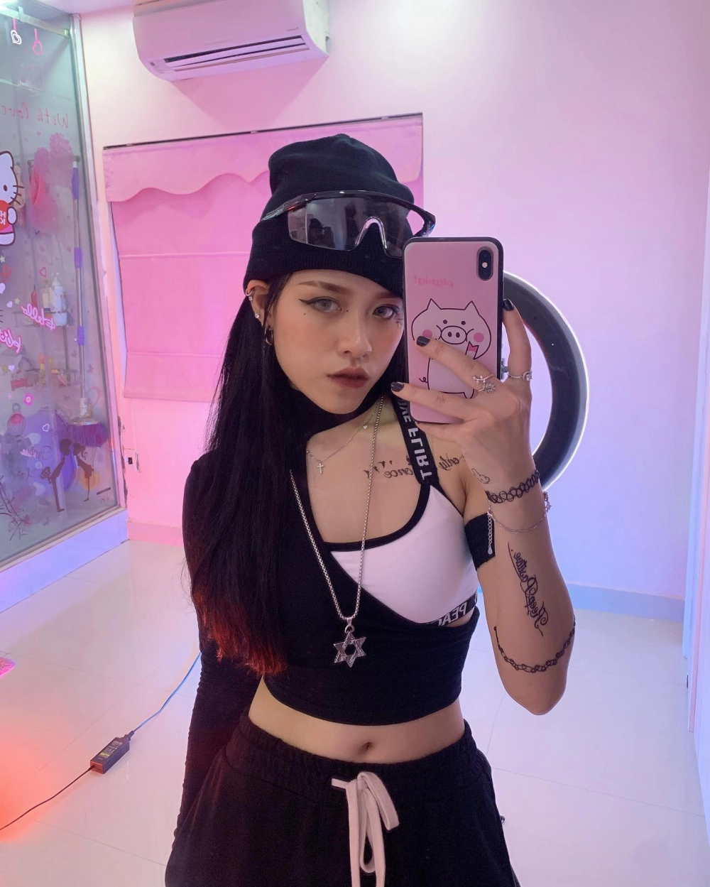 Visual sôi động để kỷ niệm mức follow khi Trà Đặng có bao nhiêu follow