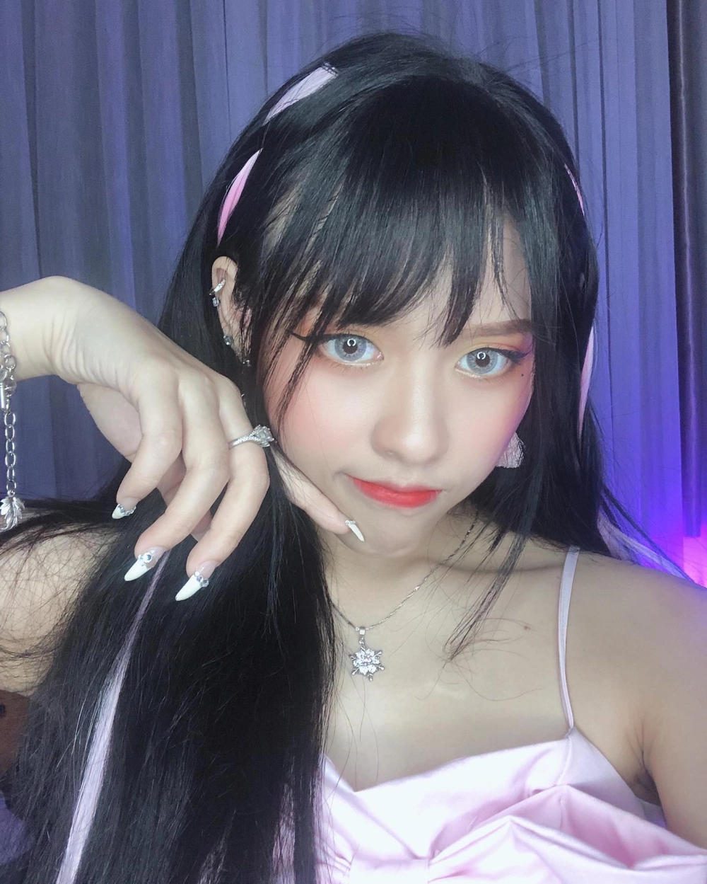 Visual sinh nhật gợi hỏi Trà Đặng sinh tháng mấy