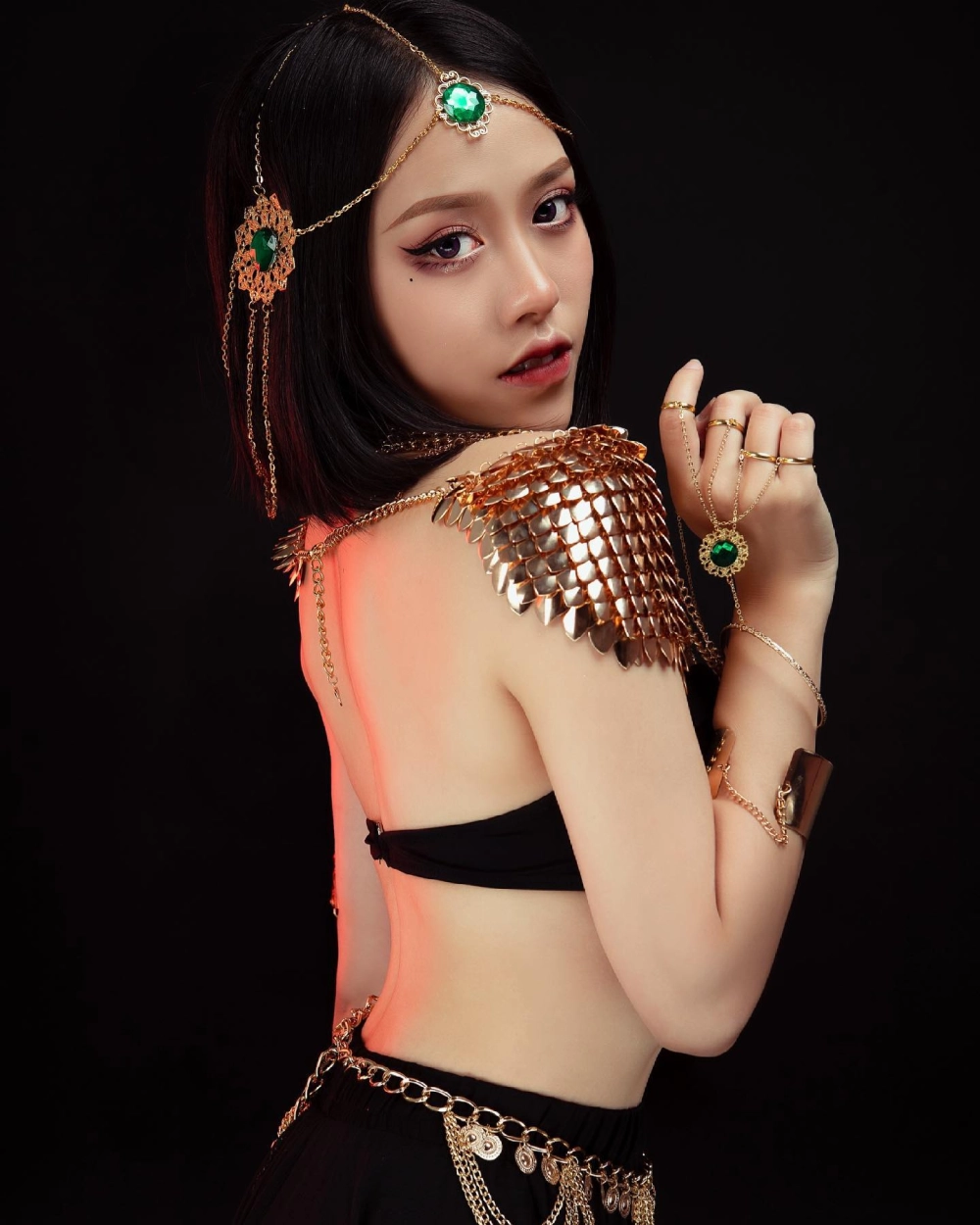 Ảnh selfie khiến ai cũng tò mò Trà Đặng cung hoàng đạo gì