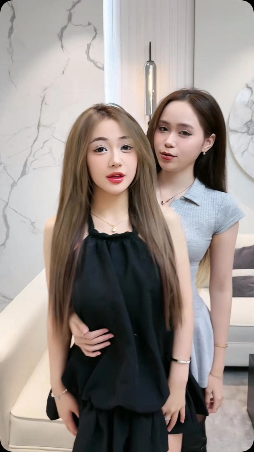 Ảnh viral ghi lại khoảnh khắc 700 đô Trần Hà Linh