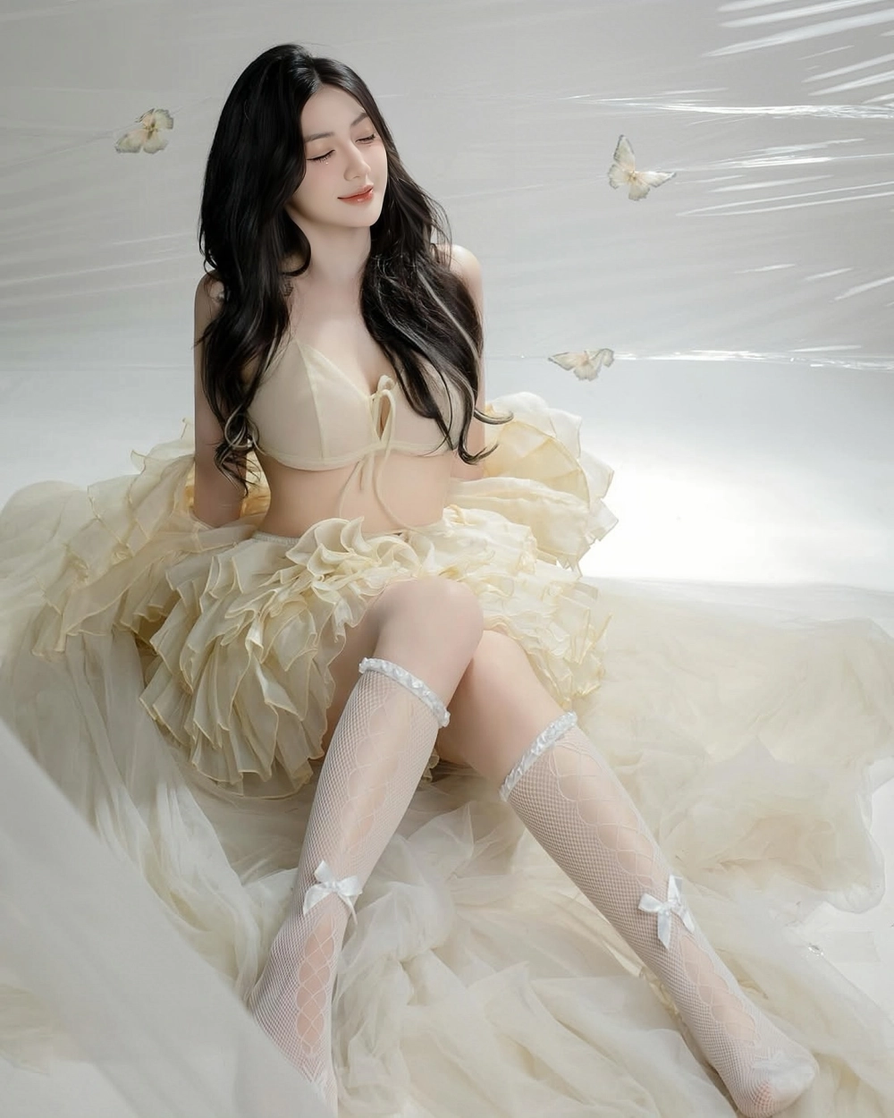 Ảnh liên quan đến sự kiện căng thẳng Trần Hà Linh phốt