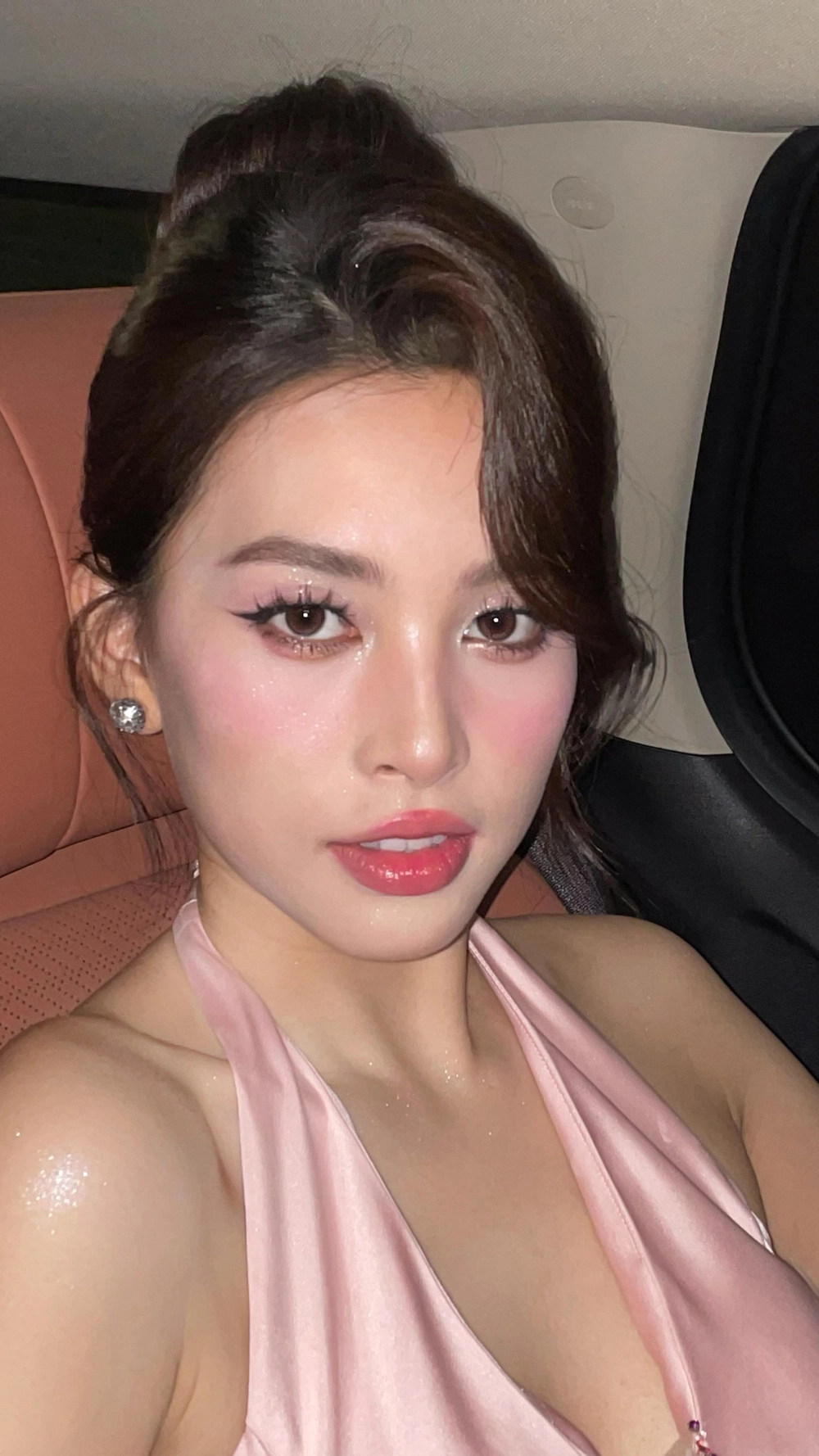 Top avatar cô gái đẹp xinh xắn chuẩn hot girl