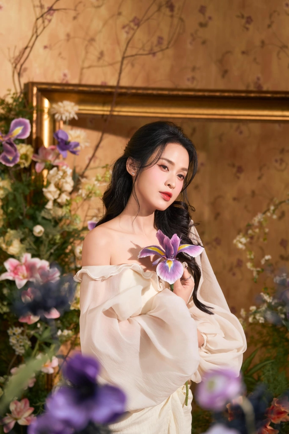 Ảnh hậu trường phù hợp minh họa việc Tú Vi bị loại khỏi show