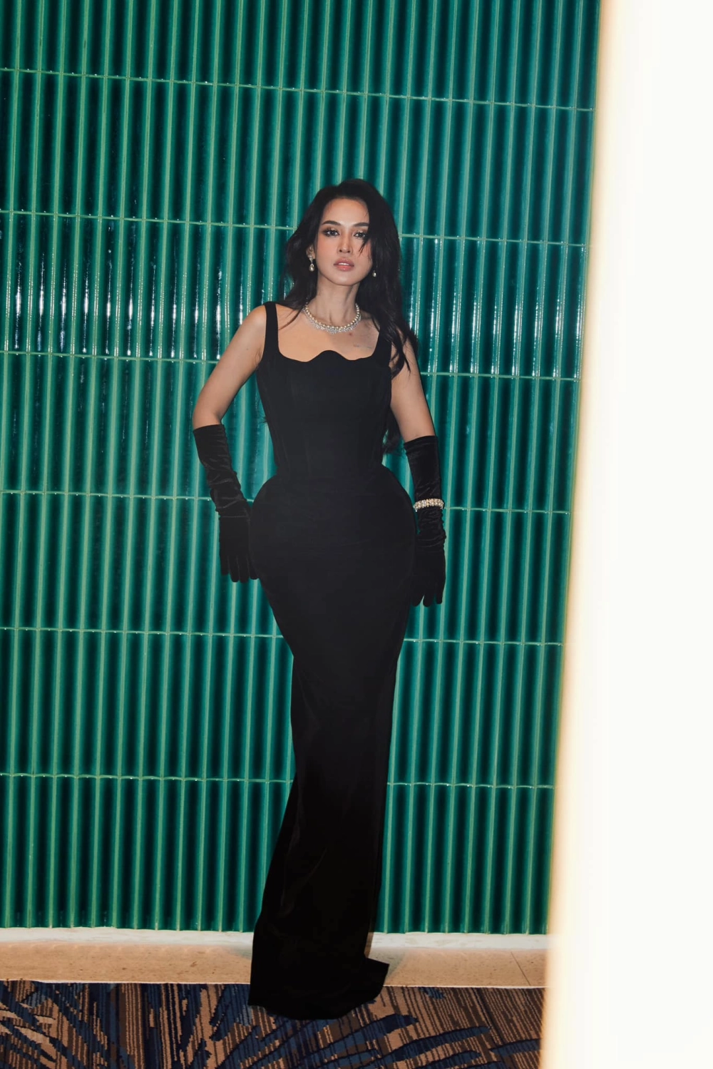 Góc chụp đẹp tôn vinh nhan sắc Tú Vi chị đẹp