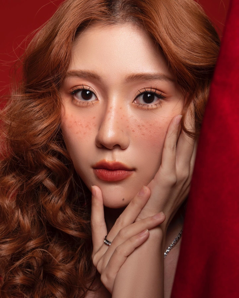 Hành trình trưởng thành thể hiện rõ qua tiểu sử Uyển Ân