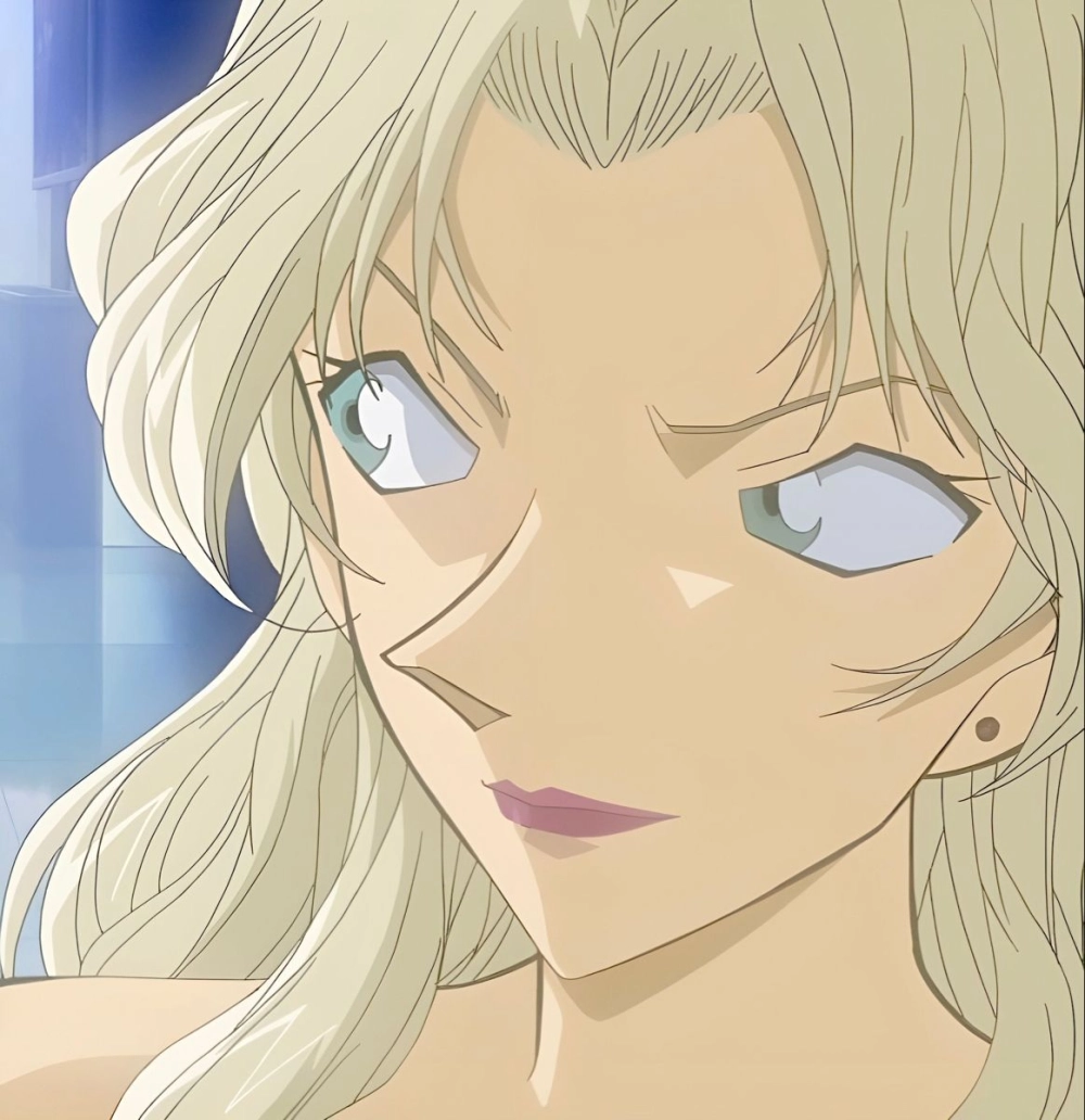 Vermouth bao nhiêu tuổi, khoảng 29 tuổi nhưng không già