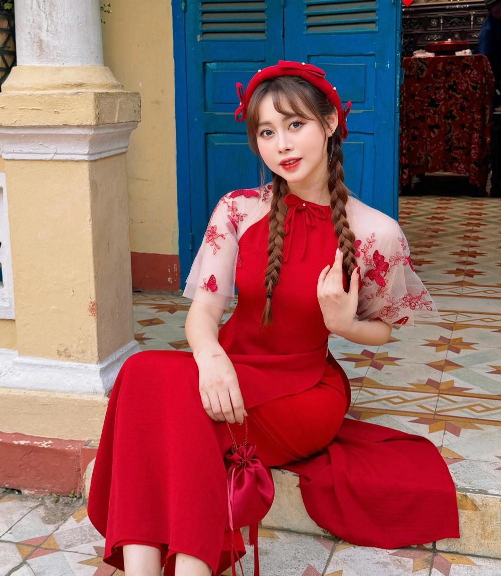 Biểu cảm hài hước quen thuộc từ Việt Phương Thoa chị Google