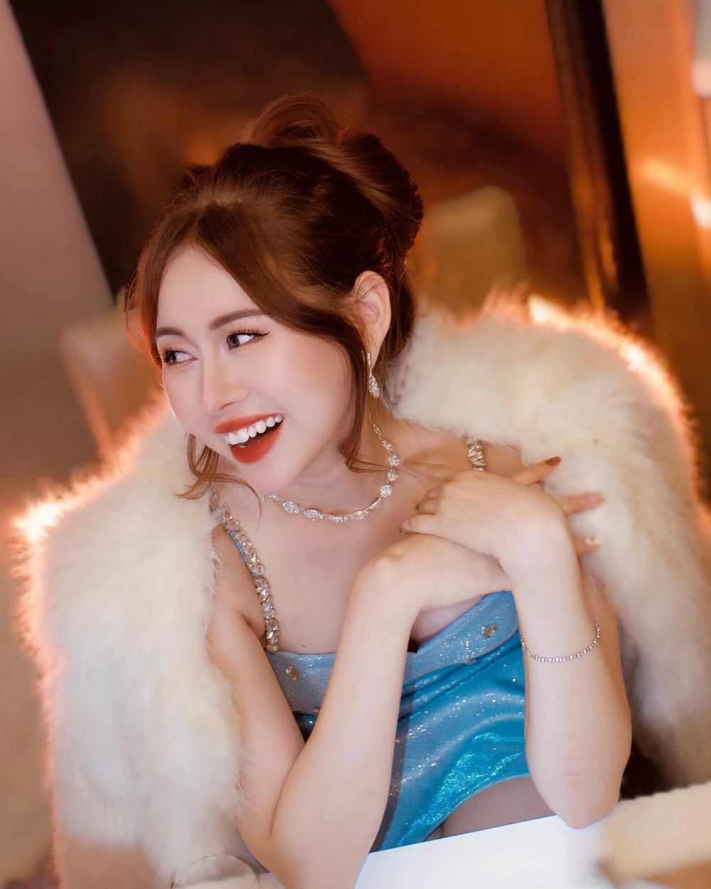 Hình ảnh trước và sau của Việt Phương Thoa phẫu thuật thẩm mỹ