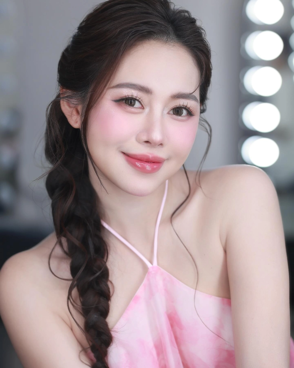 Visual cuốn hút của Việt Phương Thoa gây bão mạng