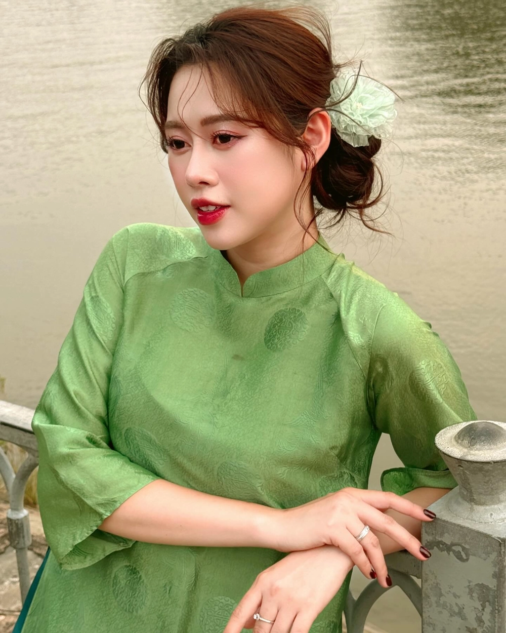 Visual khiến ai cũng tò mò Việt Phương Thoa sinh năm bao nhiêu