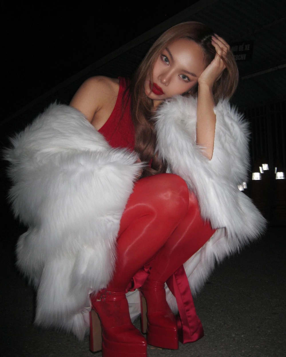 Ảnh nhí nhảnh khi quay Vũ Thảo My anh trai say hi