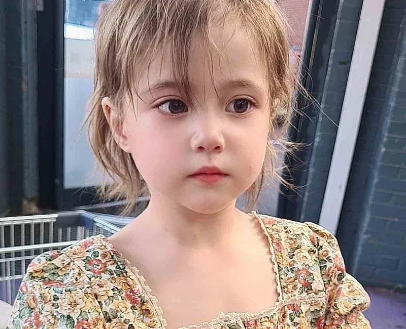 Hình ảnh bé gái dễ thương đẹp nhất khiến bạn mỉm cười