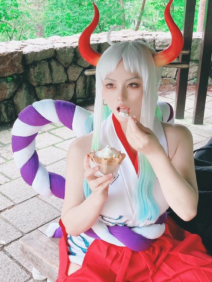 Cosplay One Piece Yamato phiên bản hot hit tại sự kiện