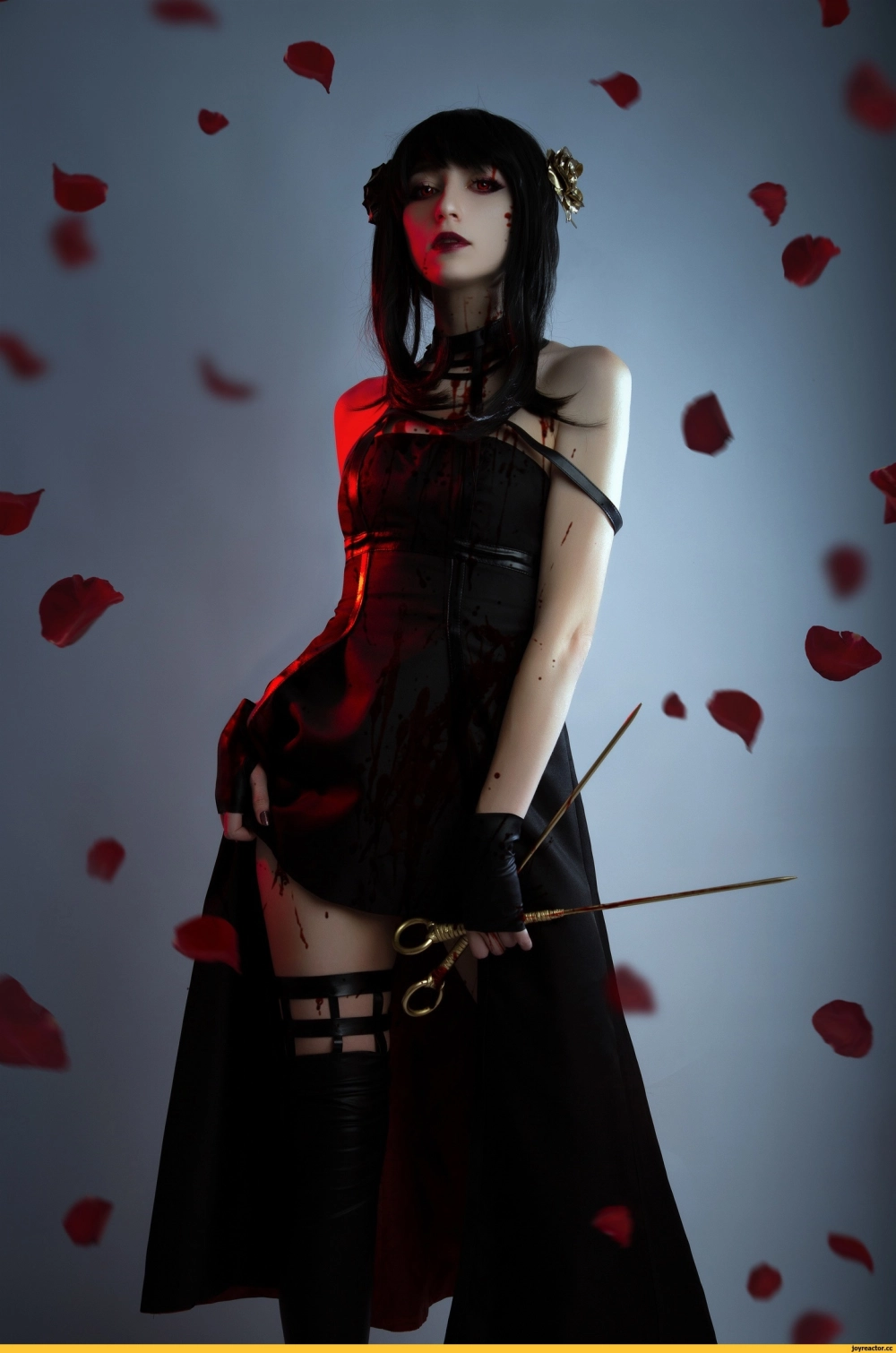 Thích thú với Cosplay Yor Spy Family đỉnh cao