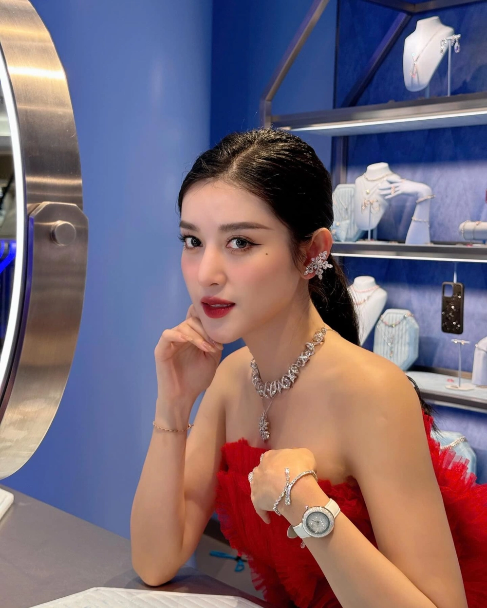 Hình ảnh nóng bỏng được chia sẻ từ bikini Huyền My