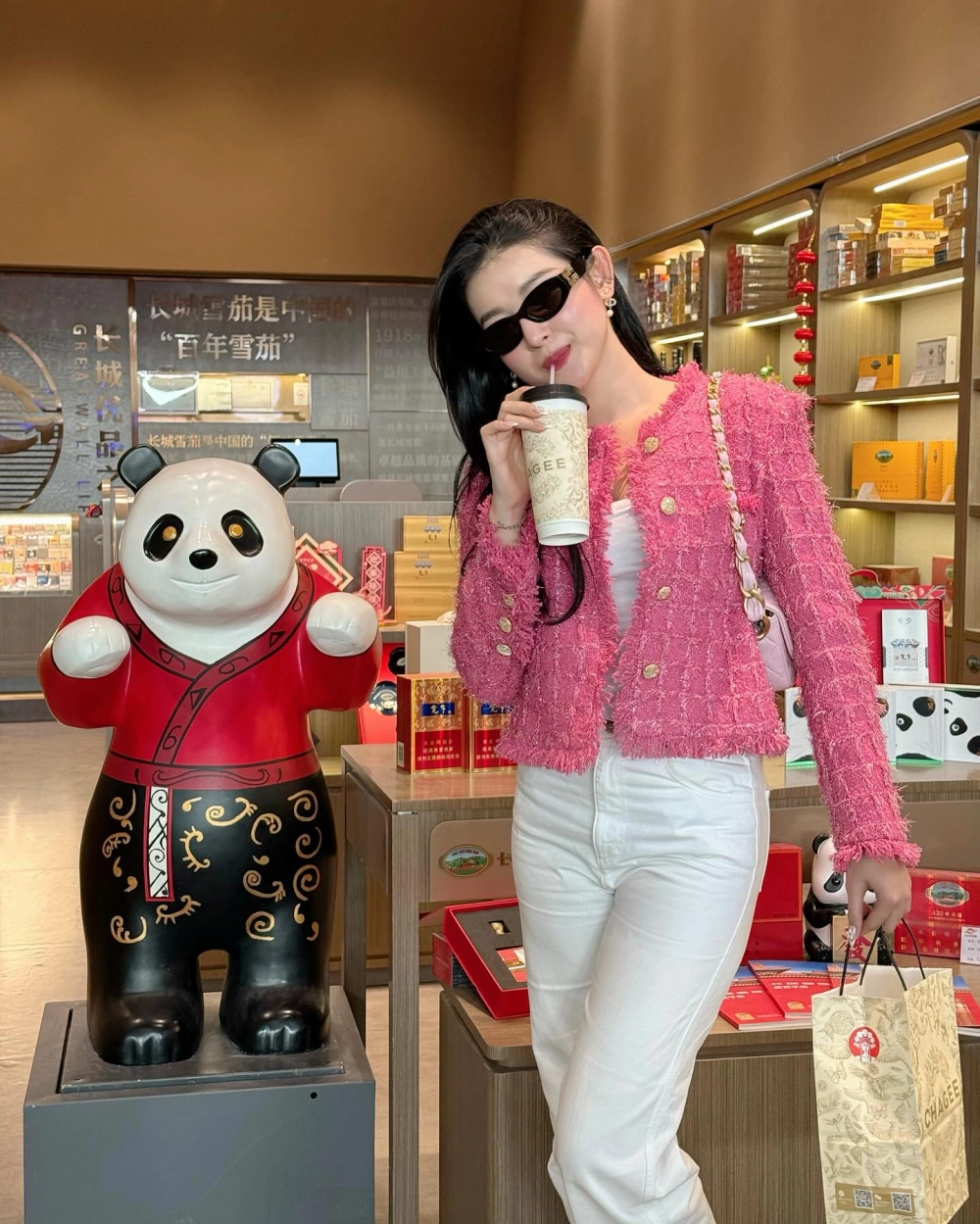 Khoảnh khắc dịu dàng của người đẹp Trần Mỹ Huyền