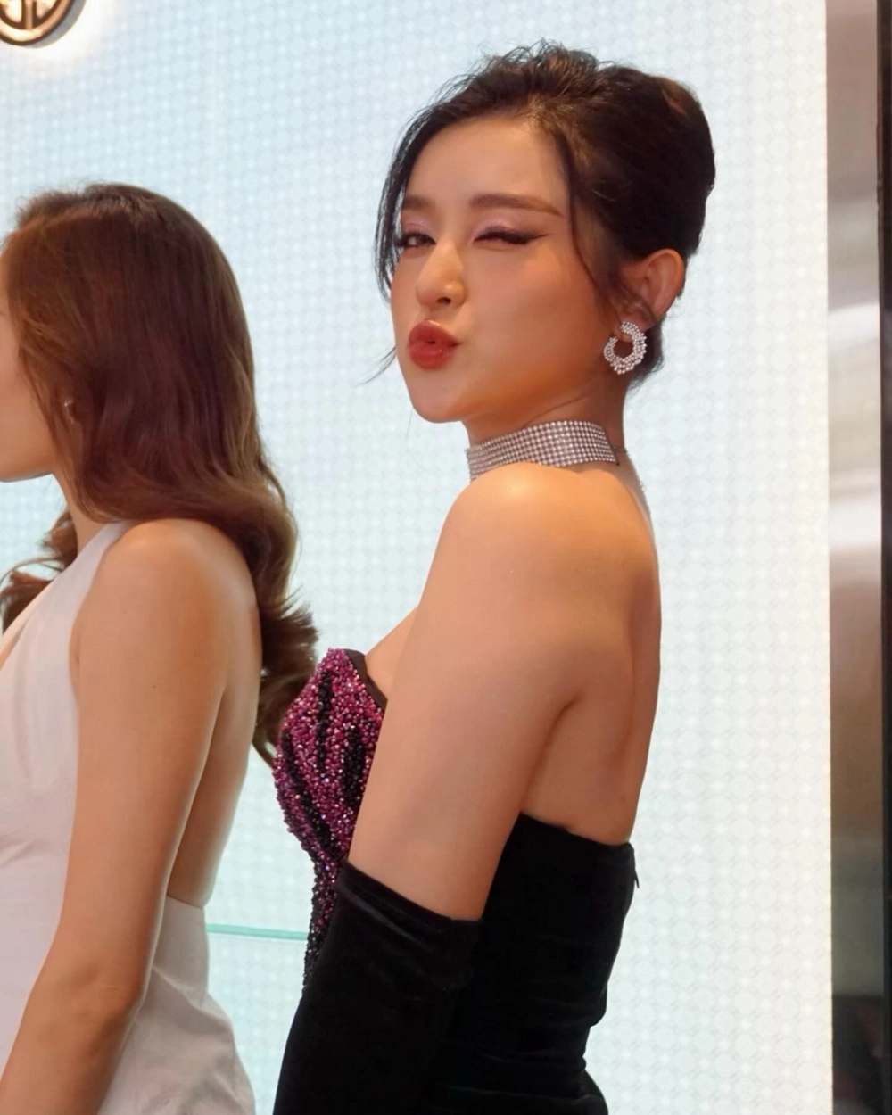 Loạt ảnh bikini á hậu Huyền My khiến dân mạng dậy sóng