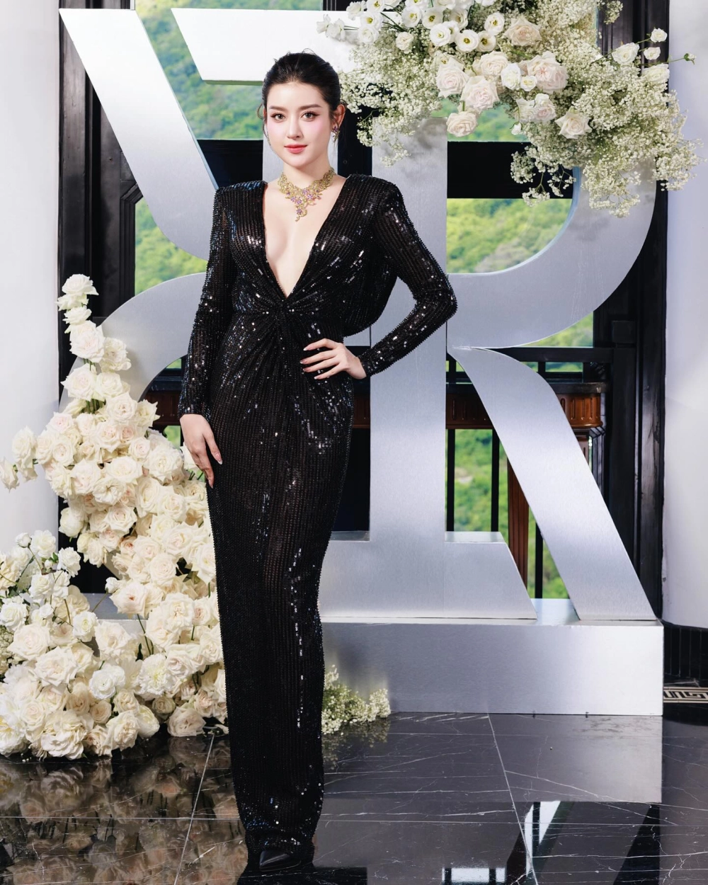 Góc nghiêng thần thánh của Huyền Mỹ gây thương nhớ