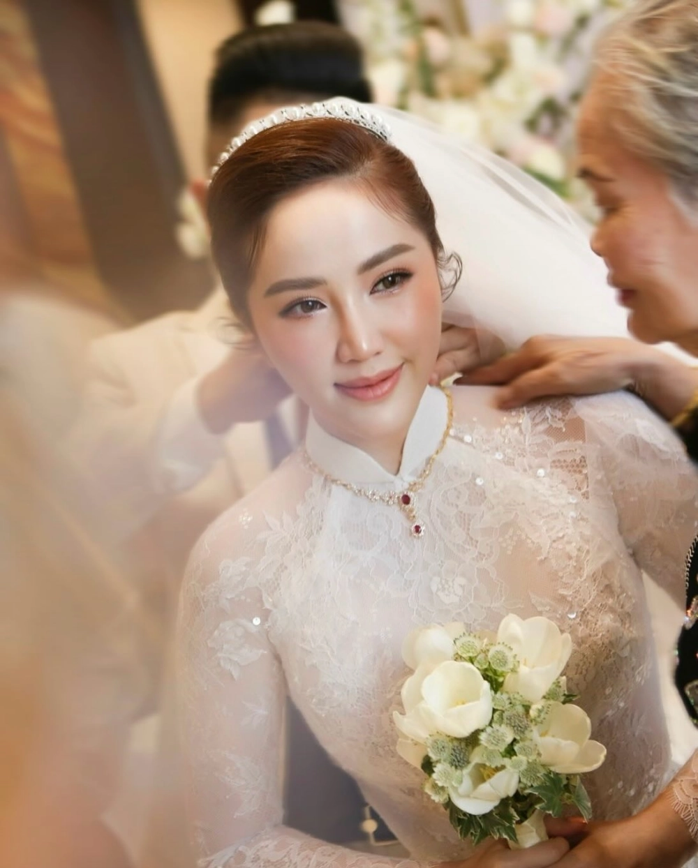 Góc ảnh rơi nước mắt trong MV khóc thêm lần nữa Bảo Thy