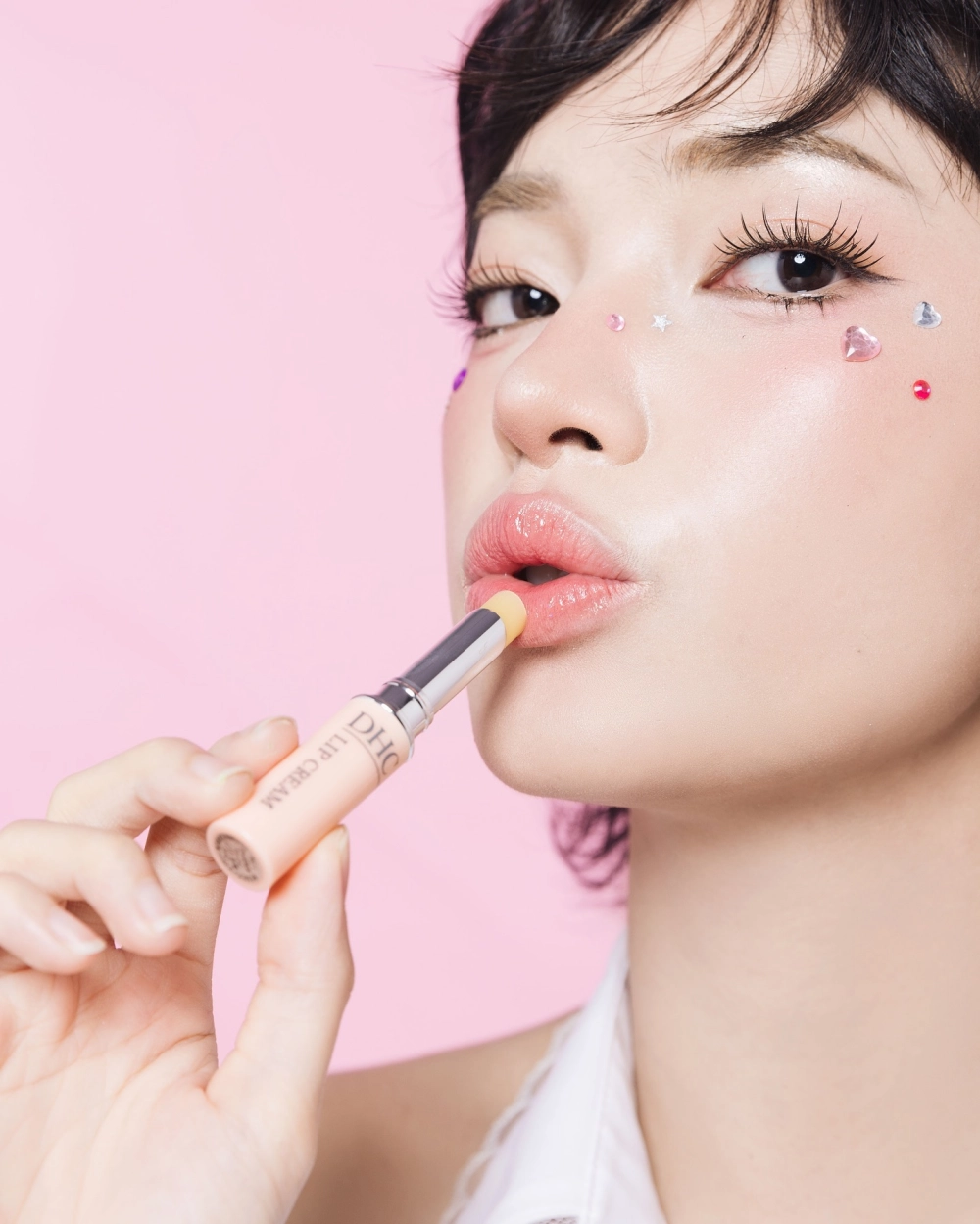 Visual toàn thân làm nổi bật chiều cao Châu Bùi cao