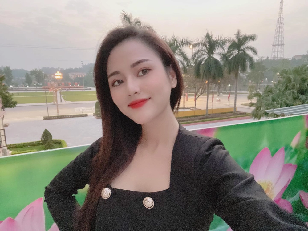 Loạt ảnh chất lượng từ diễn viên Việt Hoa instagram