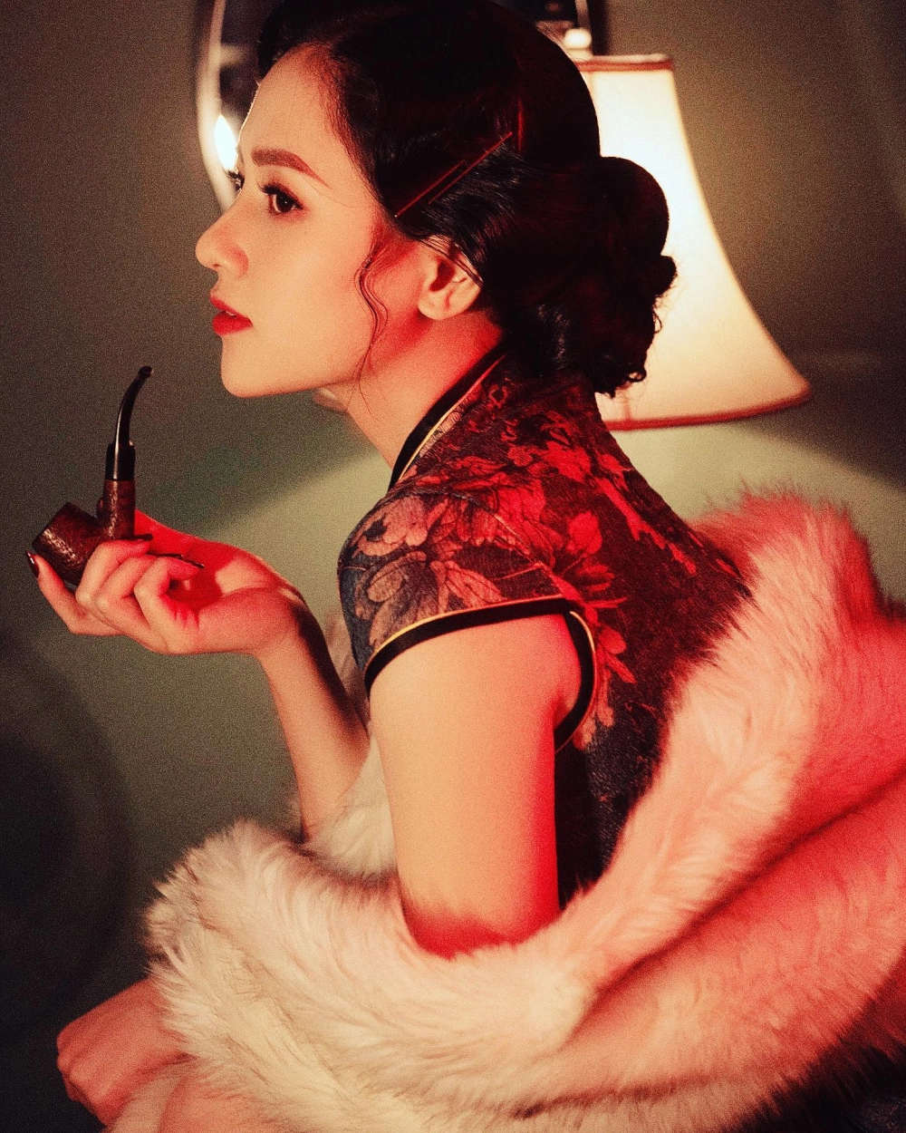 Từng cột mốc nổi bật từ diễn viên Việt Hoa tiểu sử