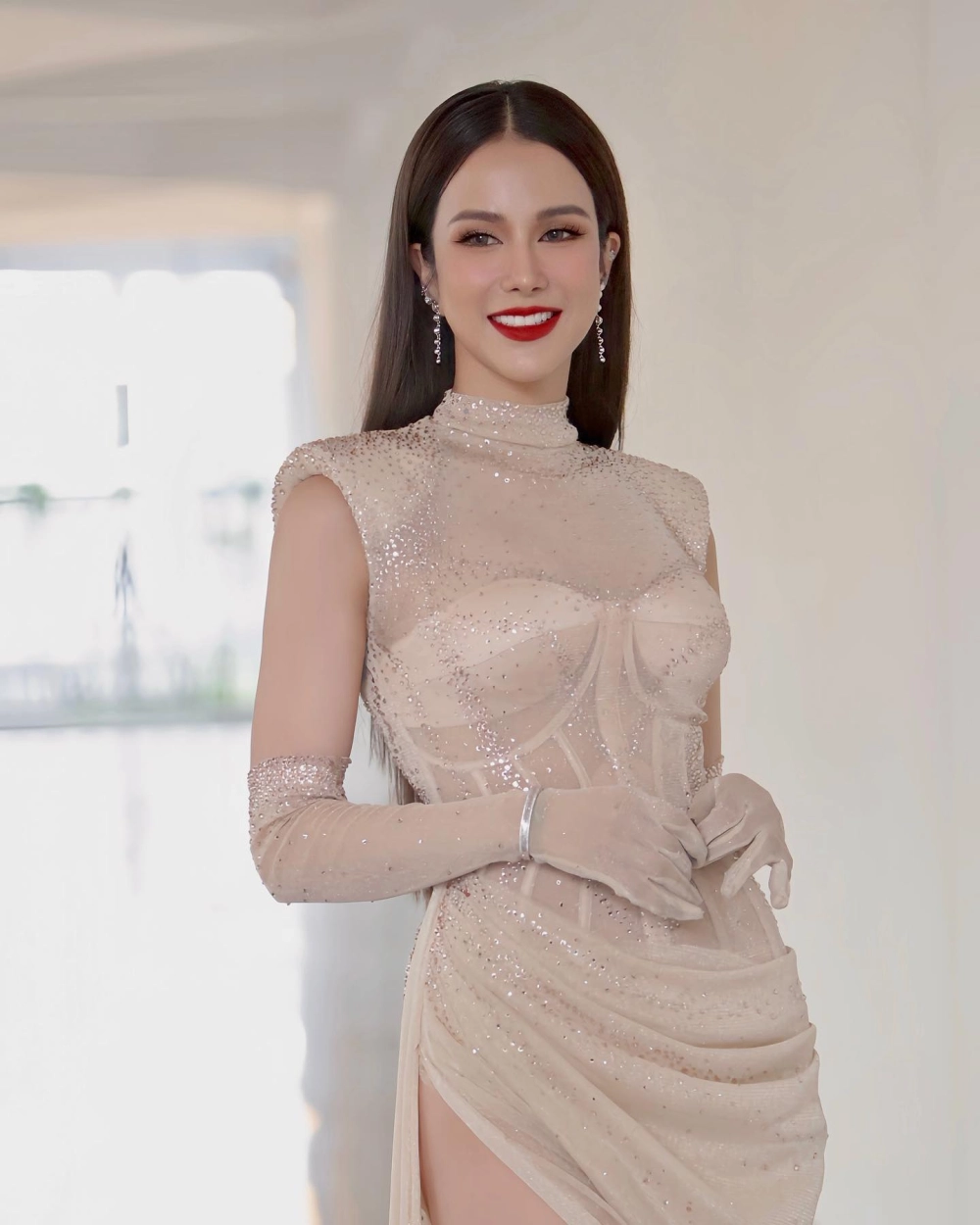 Chân dung thanh lịch dùng cho nội dung Diệp Lâm Anh sinh năm