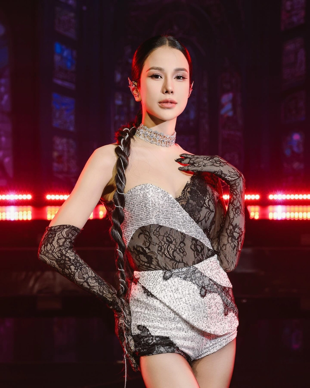 Visual hiện tại khiến ai cũng tò mò Diệp Lâm Anh tuổi